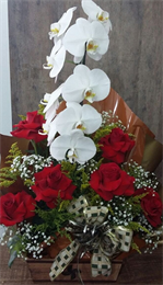 Orquídea com rosas colombianas